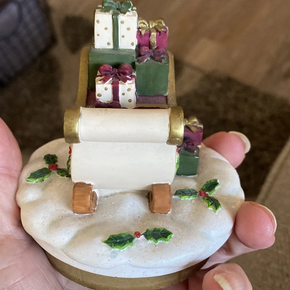 New Set of 2 Yankee Candle Christmas Jar Toppers Santa Sleigh 1045659